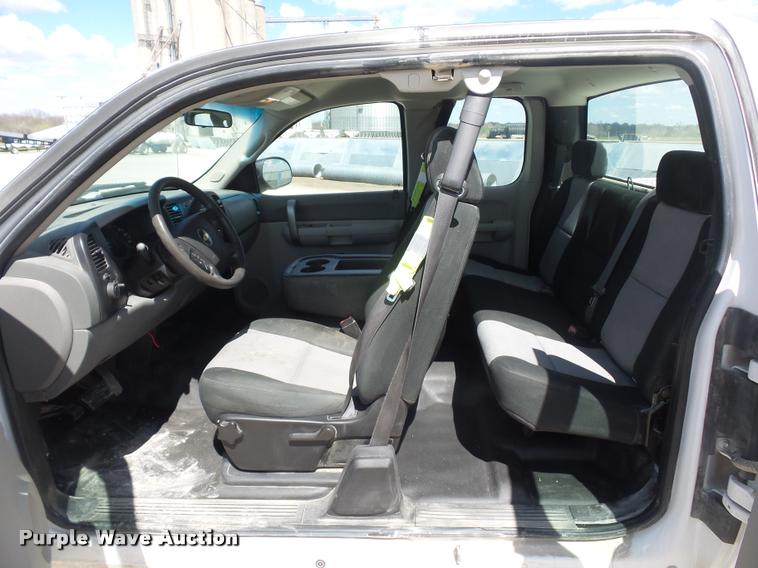 image for item L4682 2008 Chevrolet Silverado 1500 Ext. Cab pickup truck