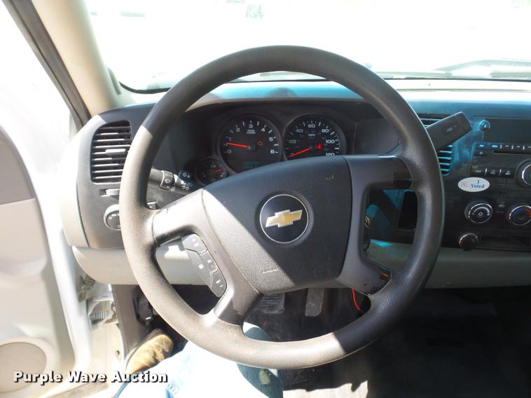 image for item L4682 2008 Chevrolet Silverado 1500 Ext. Cab pickup truck