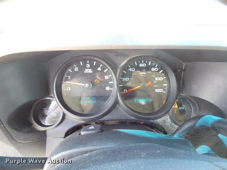 image for item L4682 2008 Chevrolet Silverado 1500 Ext. Cab pickup truck