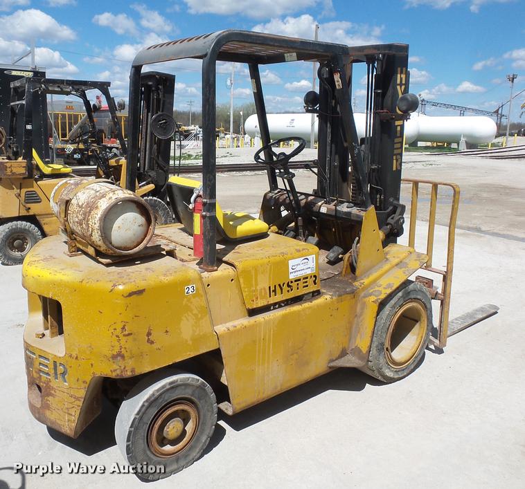 image for item L4695 Hyster forklift