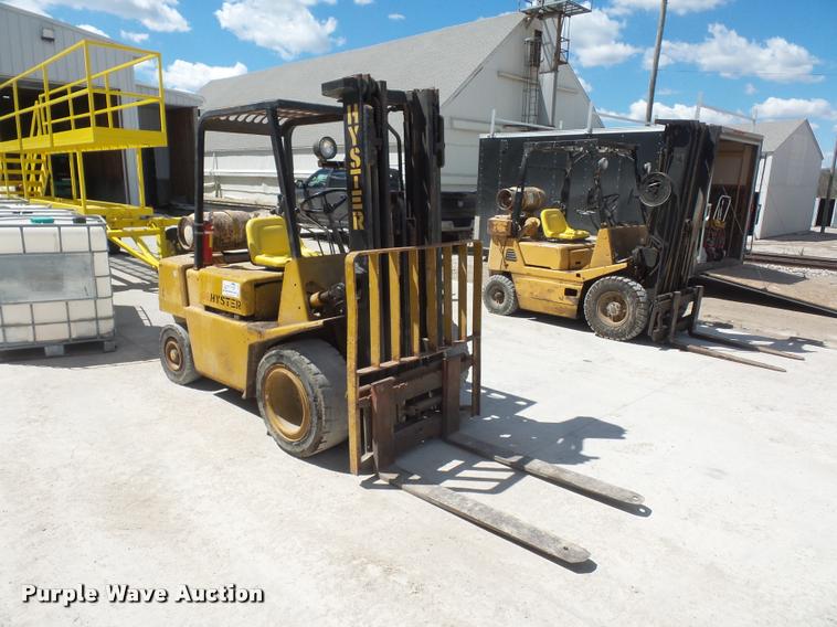 image for item L4695 Hyster forklift