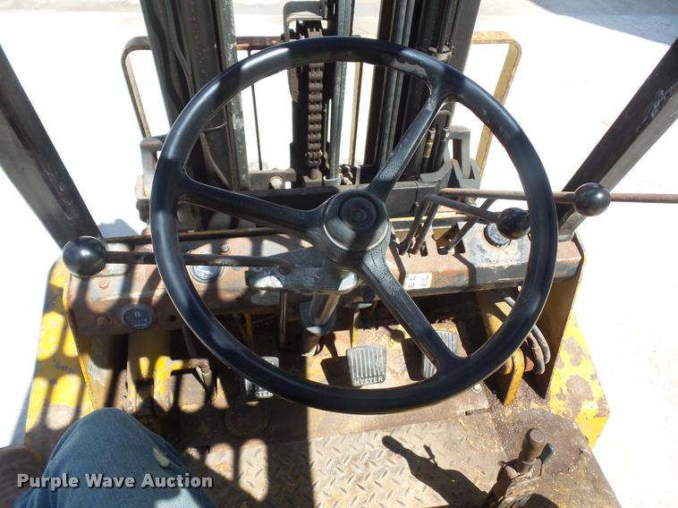 image for item L4695 Hyster forklift