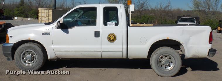 image for item L4699 2001 Ford F250 Super Duty SuperCab pickup truck