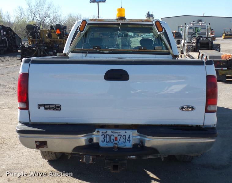 image for item L4699 2001 Ford F250 Super Duty SuperCab pickup truck