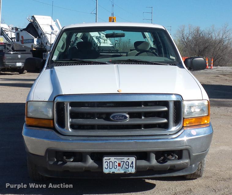 image for item L4699 2001 Ford F250 Super Duty SuperCab pickup truck