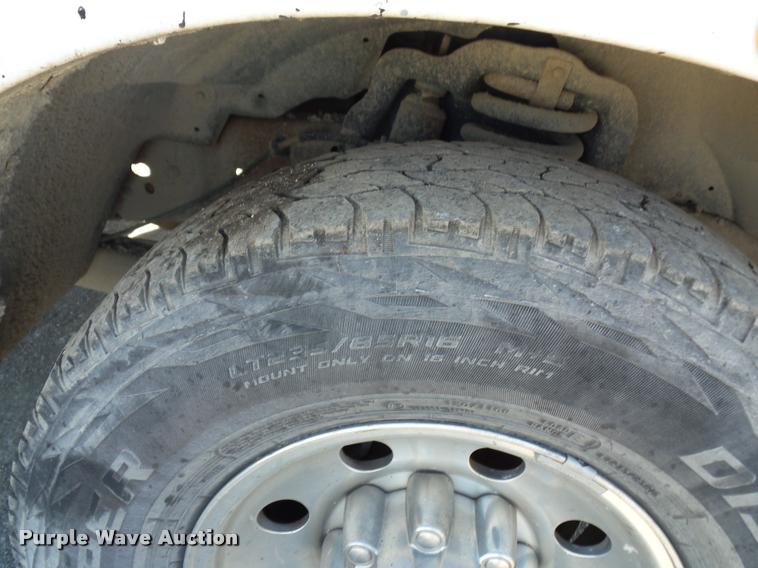 image for item L4699 2001 Ford F250 Super Duty SuperCab pickup truck