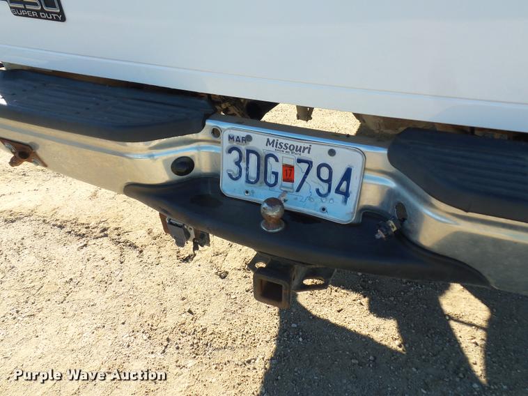 image for item L4699 2001 Ford F250 Super Duty SuperCab pickup truck