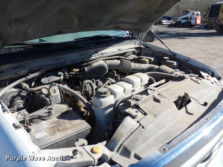 image for item L4699 2001 Ford F250 Super Duty SuperCab pickup truck