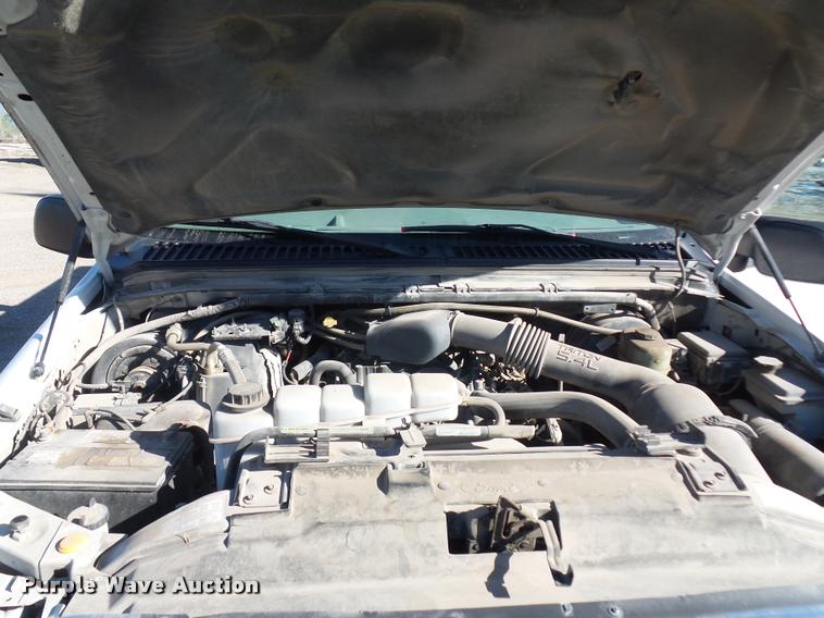 image for item L4699 2001 Ford F250 Super Duty SuperCab pickup truck