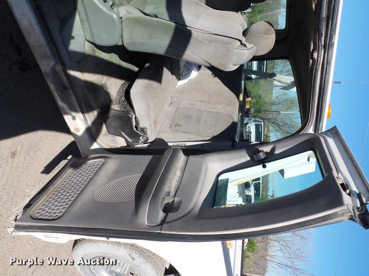 image for item L4699 2001 Ford F250 Super Duty SuperCab pickup truck