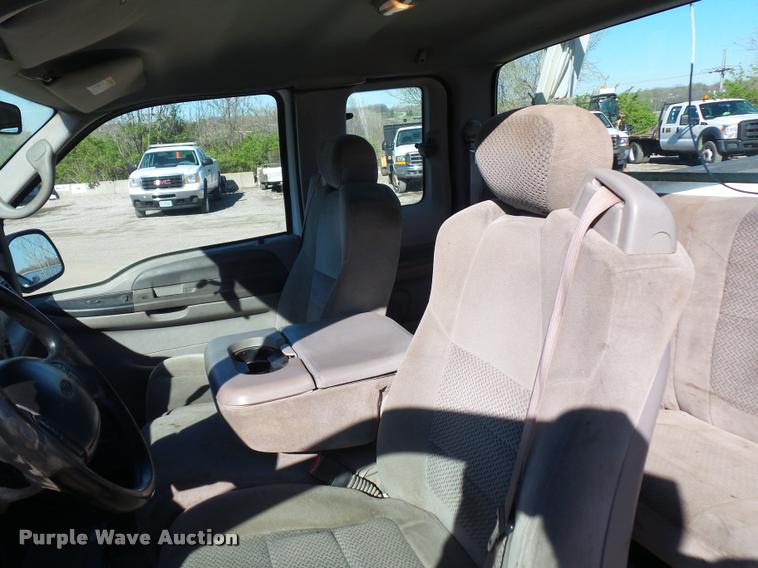 image for item L4699 2001 Ford F250 Super Duty SuperCab pickup truck