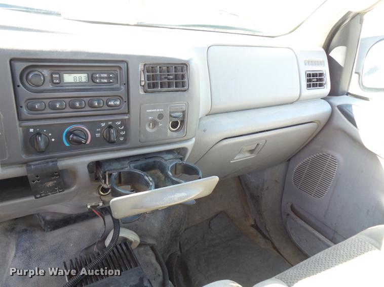 image for item L4699 2001 Ford F250 Super Duty SuperCab pickup truck