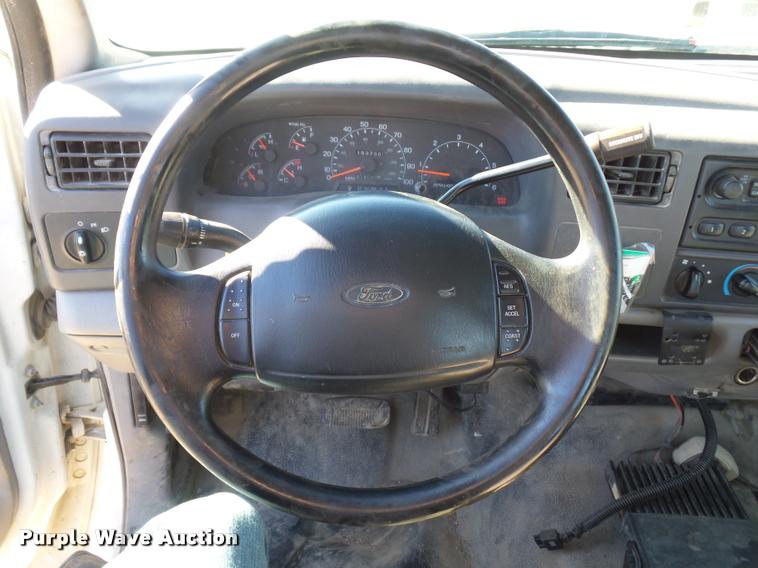 image for item L4699 2001 Ford F250 Super Duty SuperCab pickup truck