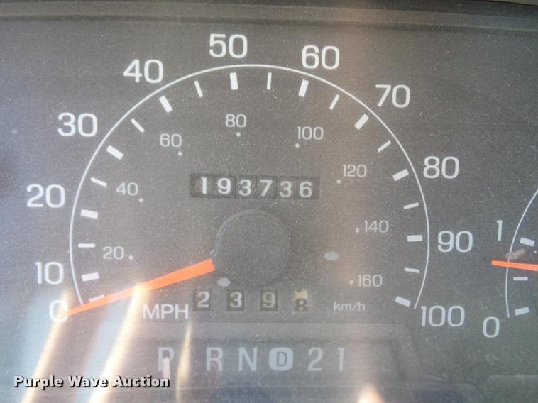 image for item L4699 2001 Ford F250 Super Duty SuperCab pickup truck