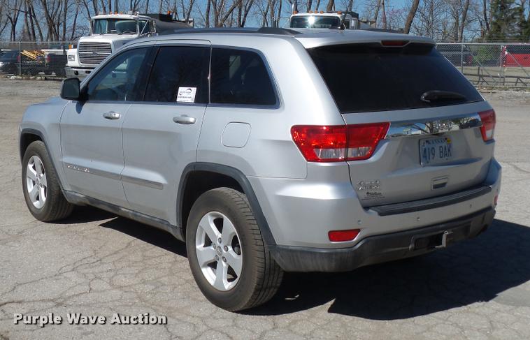 image for item L4711 2011 Jeep Grand Cherokee SUV