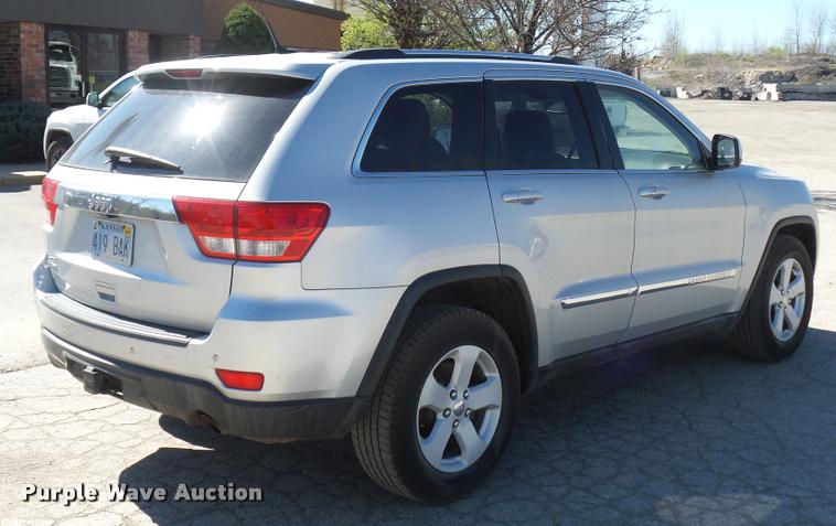 image for item L4711 2011 Jeep Grand Cherokee SUV