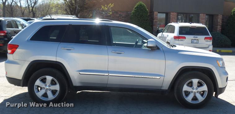 image for item L4711 2011 Jeep Grand Cherokee SUV