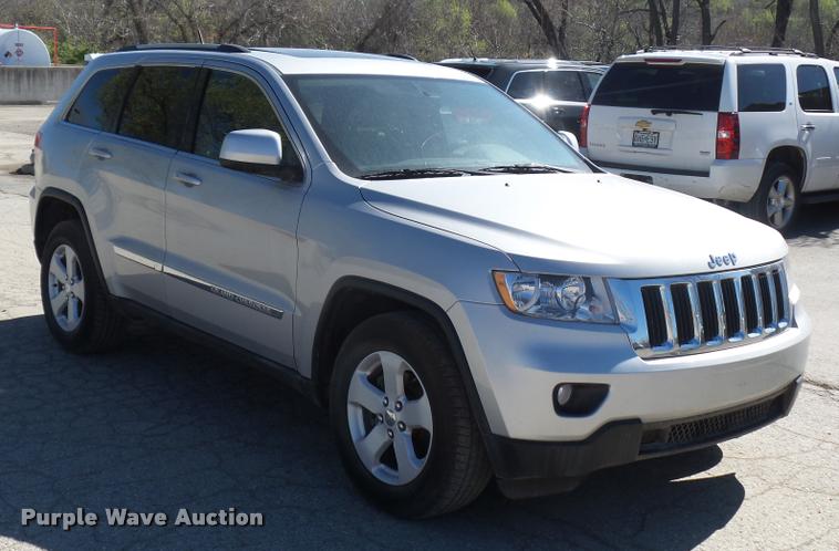 image for item L4711 2011 Jeep Grand Cherokee SUV