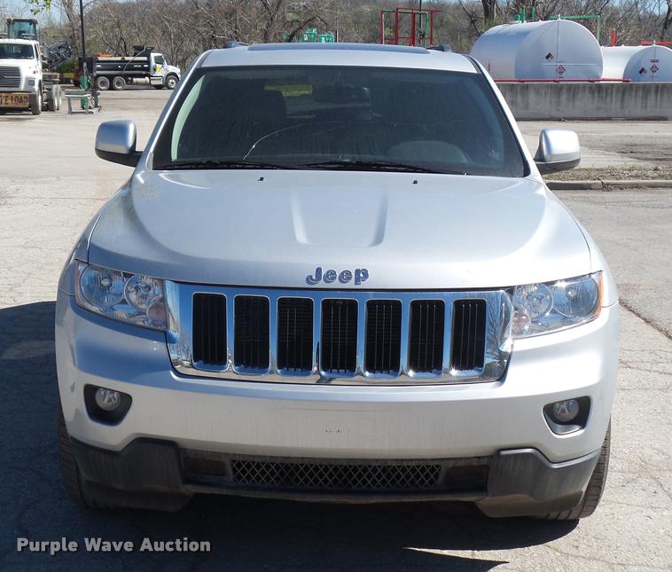 image for item L4711 2011 Jeep Grand Cherokee SUV