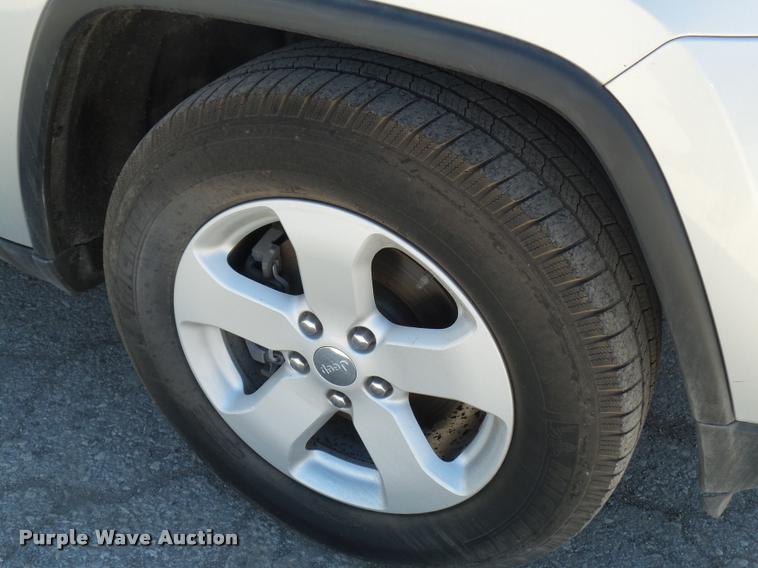 image for item L4711 2011 Jeep Grand Cherokee SUV