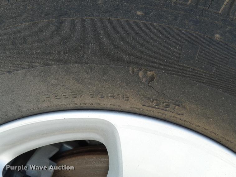 image for item L4711 2011 Jeep Grand Cherokee SUV