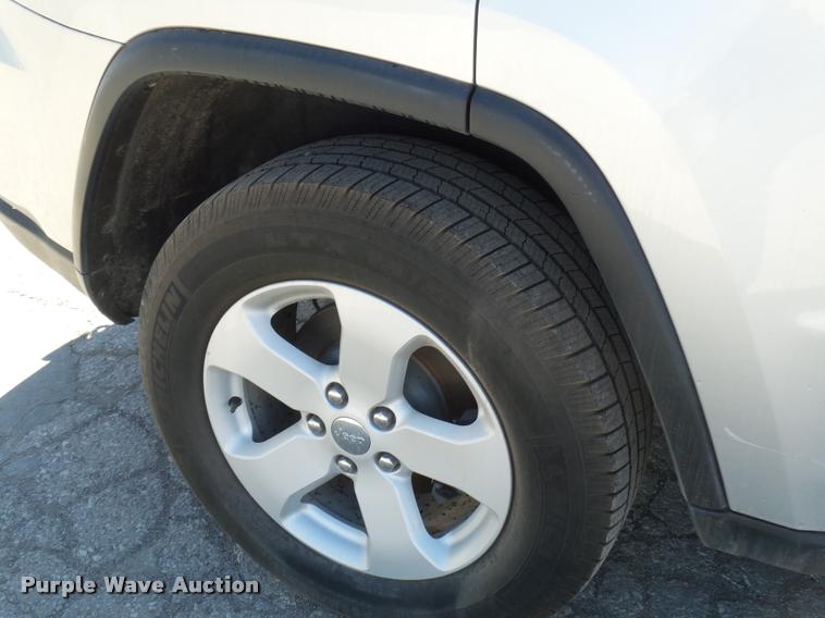 image for item L4711 2011 Jeep Grand Cherokee SUV