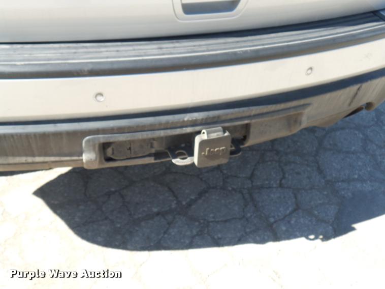 image for item L4711 2011 Jeep Grand Cherokee SUV