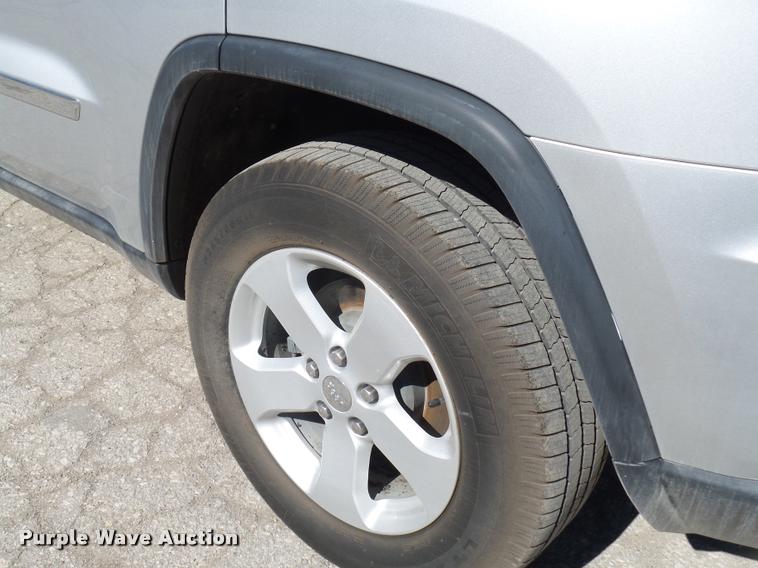 image for item L4711 2011 Jeep Grand Cherokee SUV