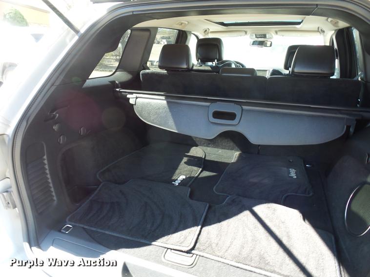 image for item L4711 2011 Jeep Grand Cherokee SUV