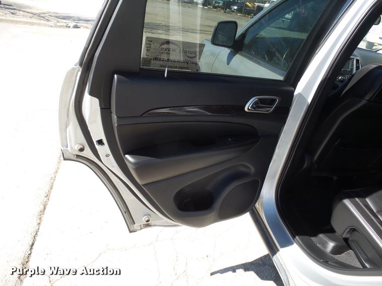 image for item L4711 2011 Jeep Grand Cherokee SUV