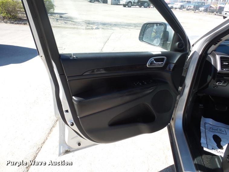 image for item L4711 2011 Jeep Grand Cherokee SUV