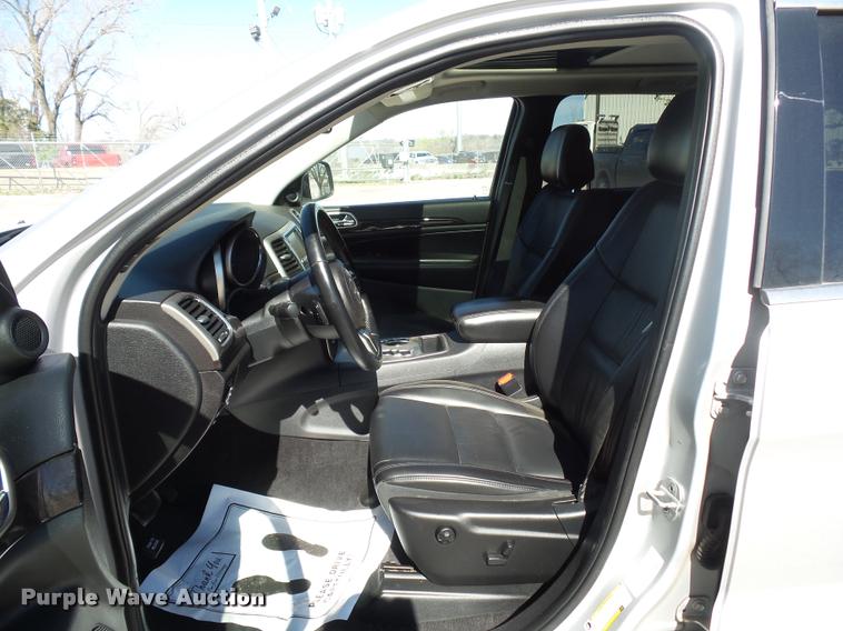 image for item L4711 2011 Jeep Grand Cherokee SUV