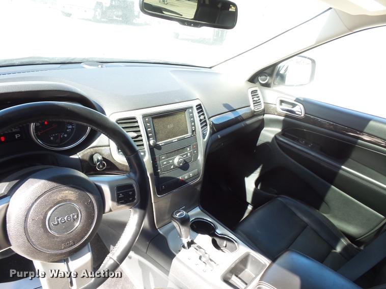 image for item L4711 2011 Jeep Grand Cherokee SUV