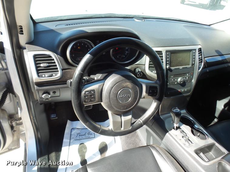 image for item L4711 2011 Jeep Grand Cherokee SUV