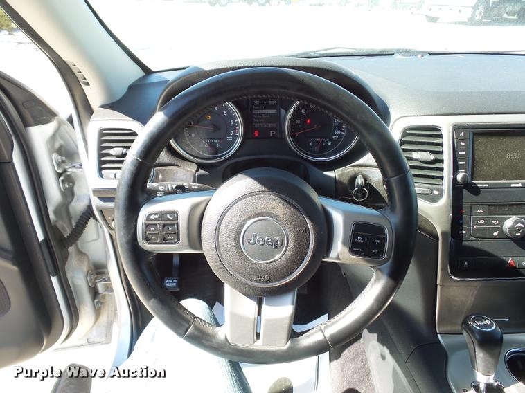 image for item L4711 2011 Jeep Grand Cherokee SUV