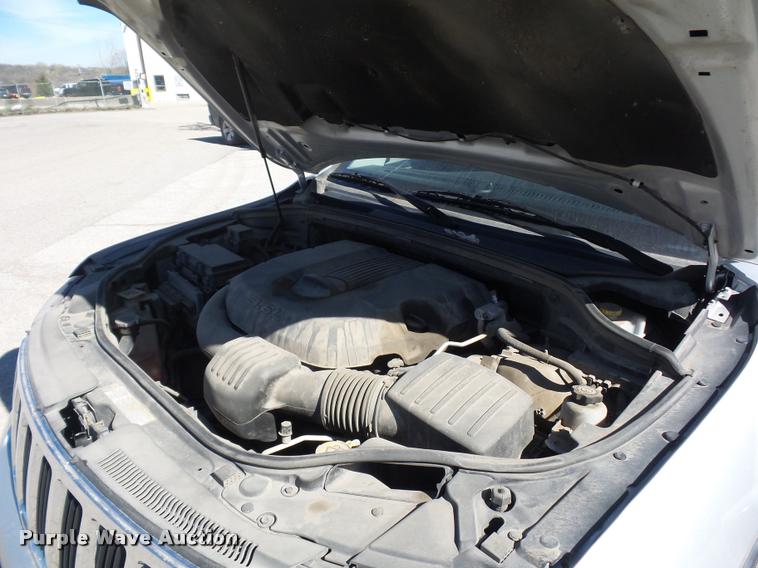 image for item L4711 2011 Jeep Grand Cherokee SUV