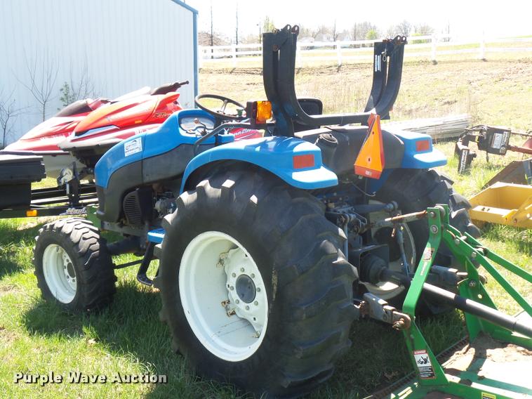 image for item L4713 New Holland TC40 MFWD tractor