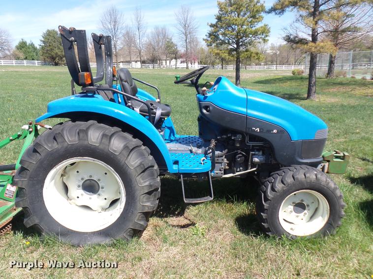 image for item L4713 New Holland TC40 MFWD tractor