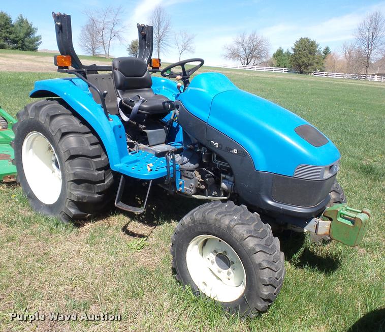 image for item L4713 New Holland TC40 MFWD tractor