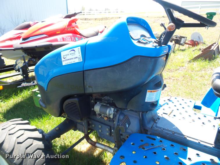 image for item L4713 New Holland TC40 MFWD tractor
