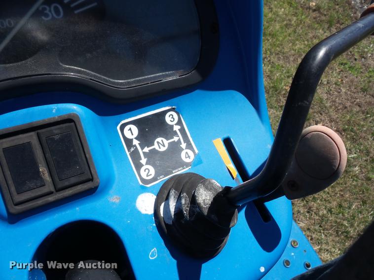 image for item L4713 New Holland TC40 MFWD tractor