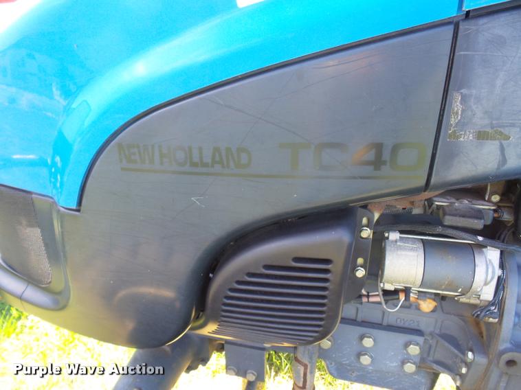 image for item L4713 New Holland TC40 MFWD tractor