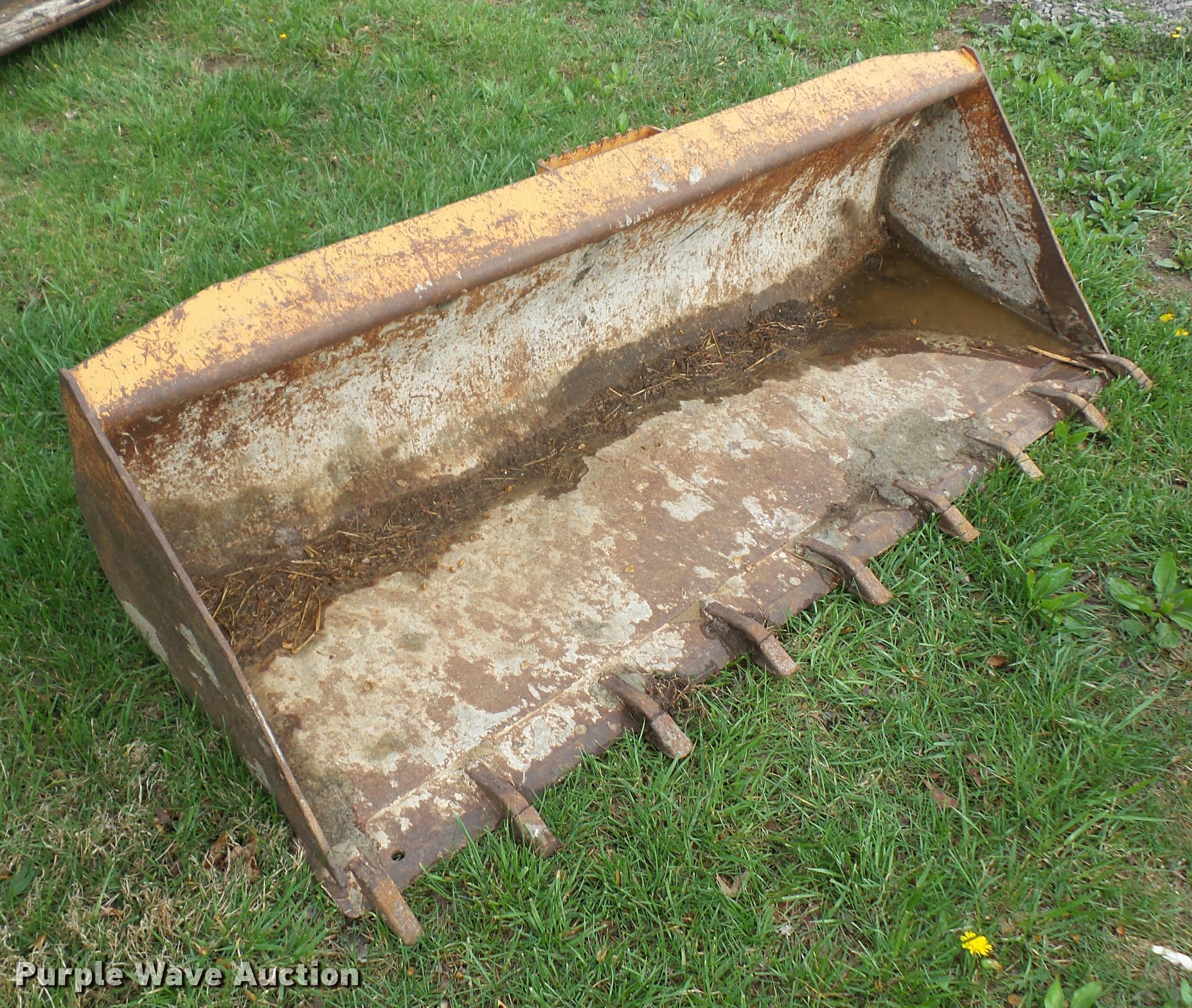 Case skid steer bucket in Mayetta, KS Item DA8076 sold Purple Wave