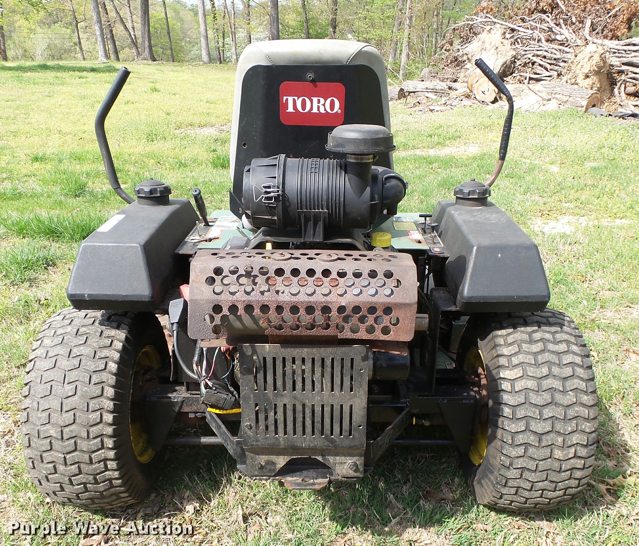 Bunton BZTC61 lawn mower in Camdenton, MO Item DA9096 sold Purple Wave