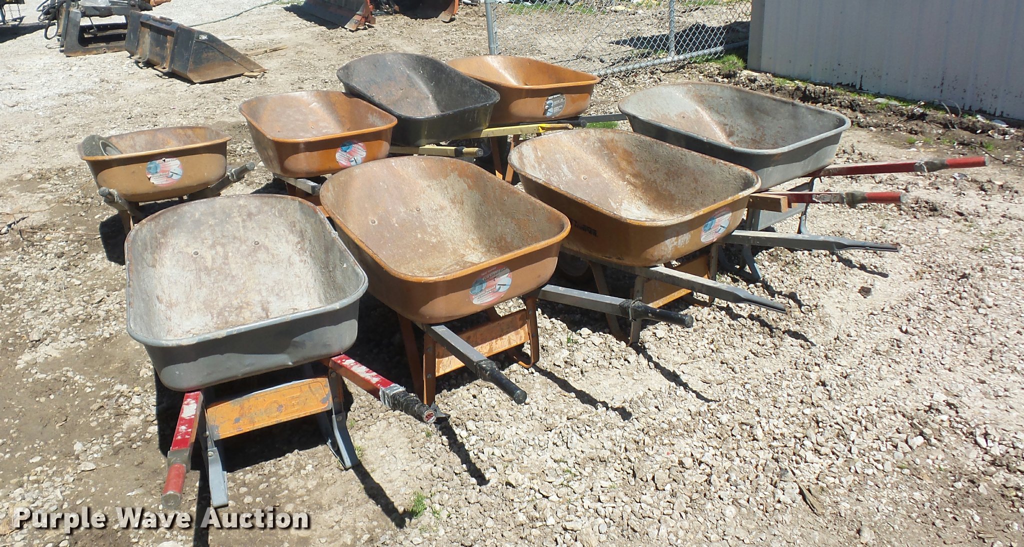 (8) wheelbarrows in Blue Springs, MO | Item DD9268 sold | Purple Wave
