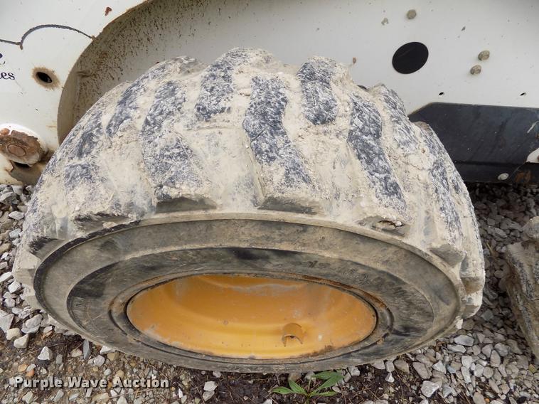 image for item A5061 2000 Bobcat 773 skid steer