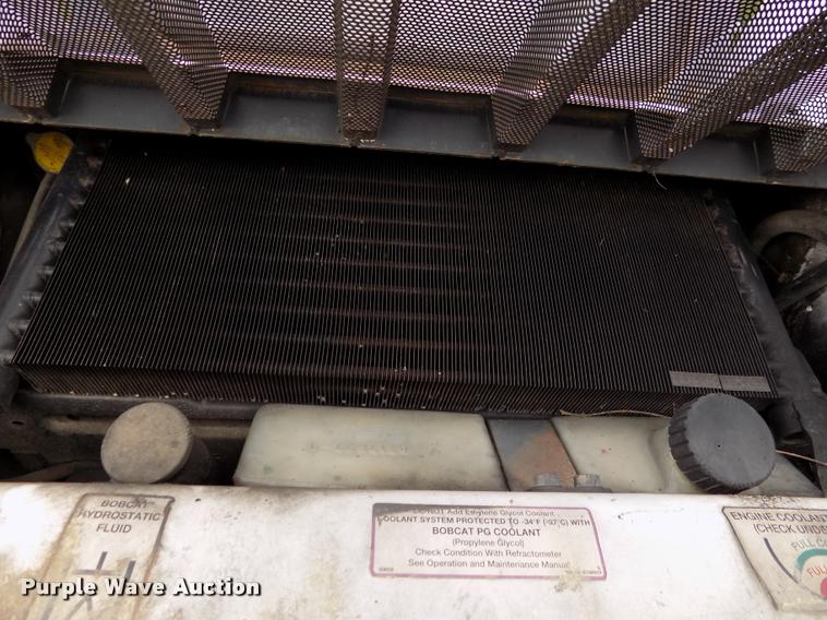 image for item A5061 2000 Bobcat 773 skid steer