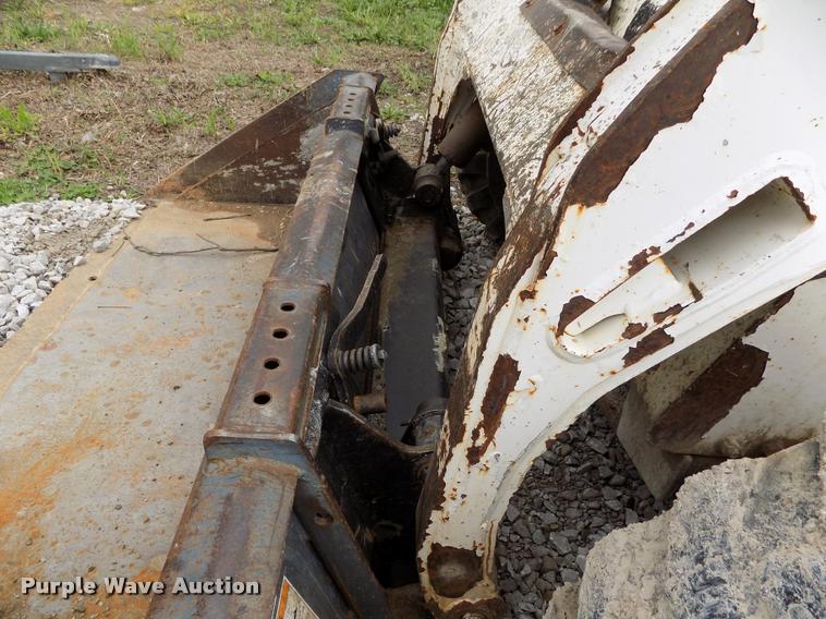 image for item A5061 2000 Bobcat 773 skid steer