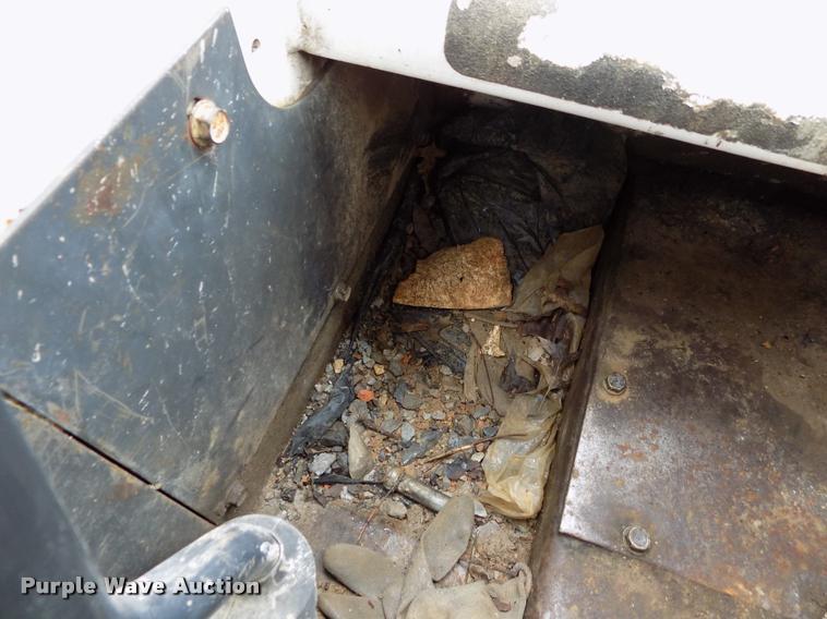 image for item A5061 2000 Bobcat 773 skid steer