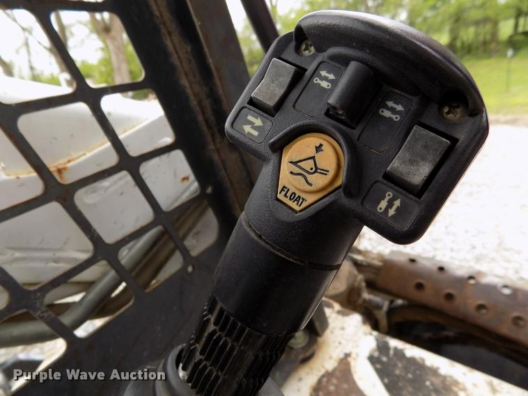 image for item A5061 2000 Bobcat 773 skid steer